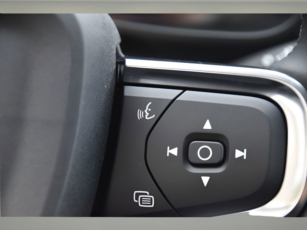 New 2026 Volvo XC40 B5 Core w/ Protection Package Premier AWD/4WD image 36