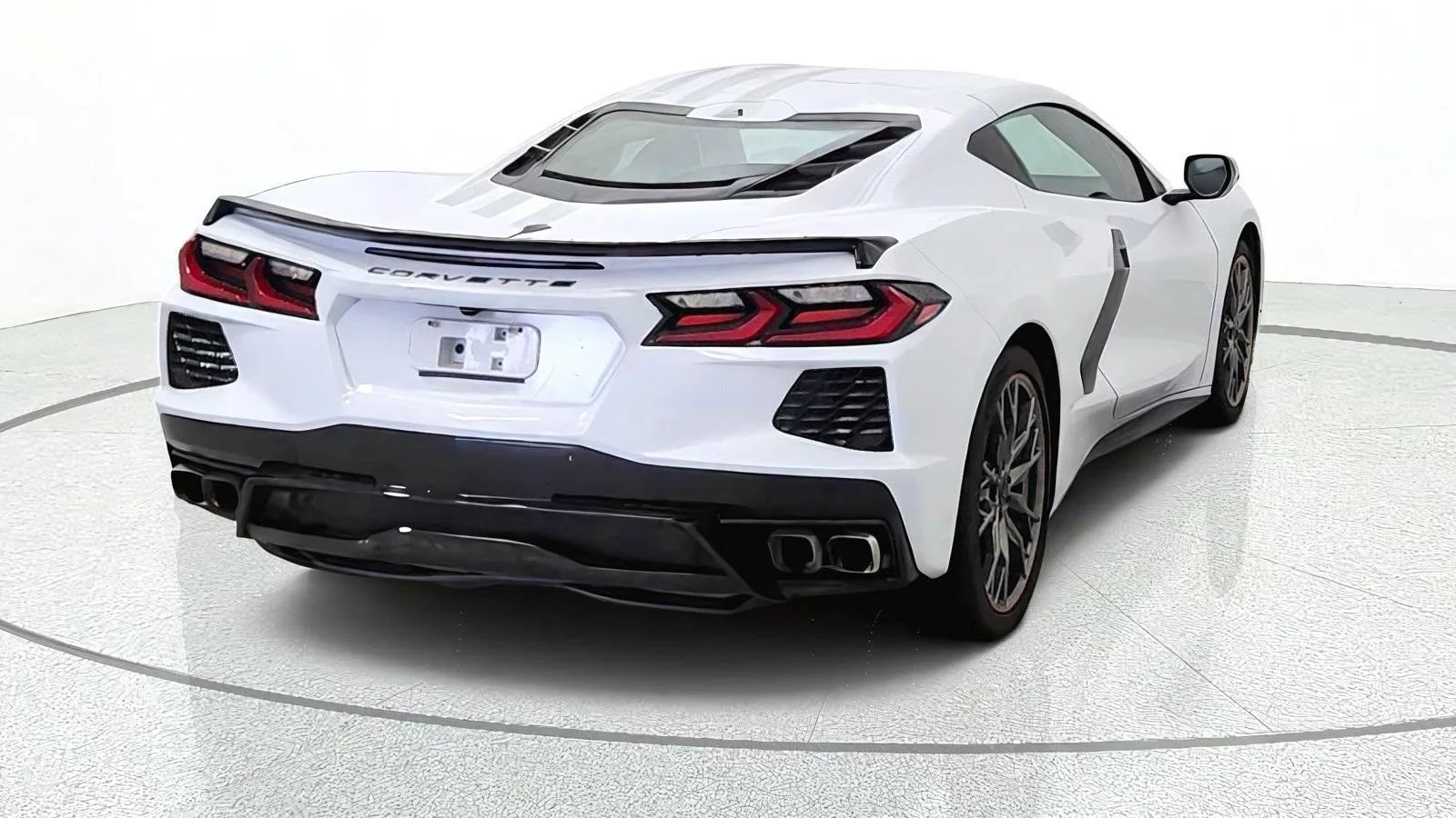 Used 2024 Chevrolet Corvette Stingray Preferred Cpe w/ Battery Protection Package RWD image 8