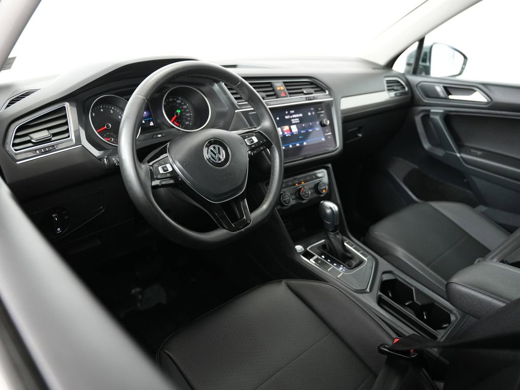 Used 2020 Volkswagen Tiguan SE FWD image 6