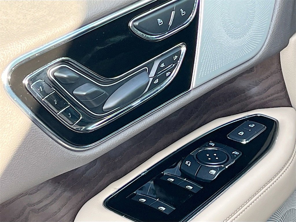 Used 2024 Lincoln Navigator Reserve image 18