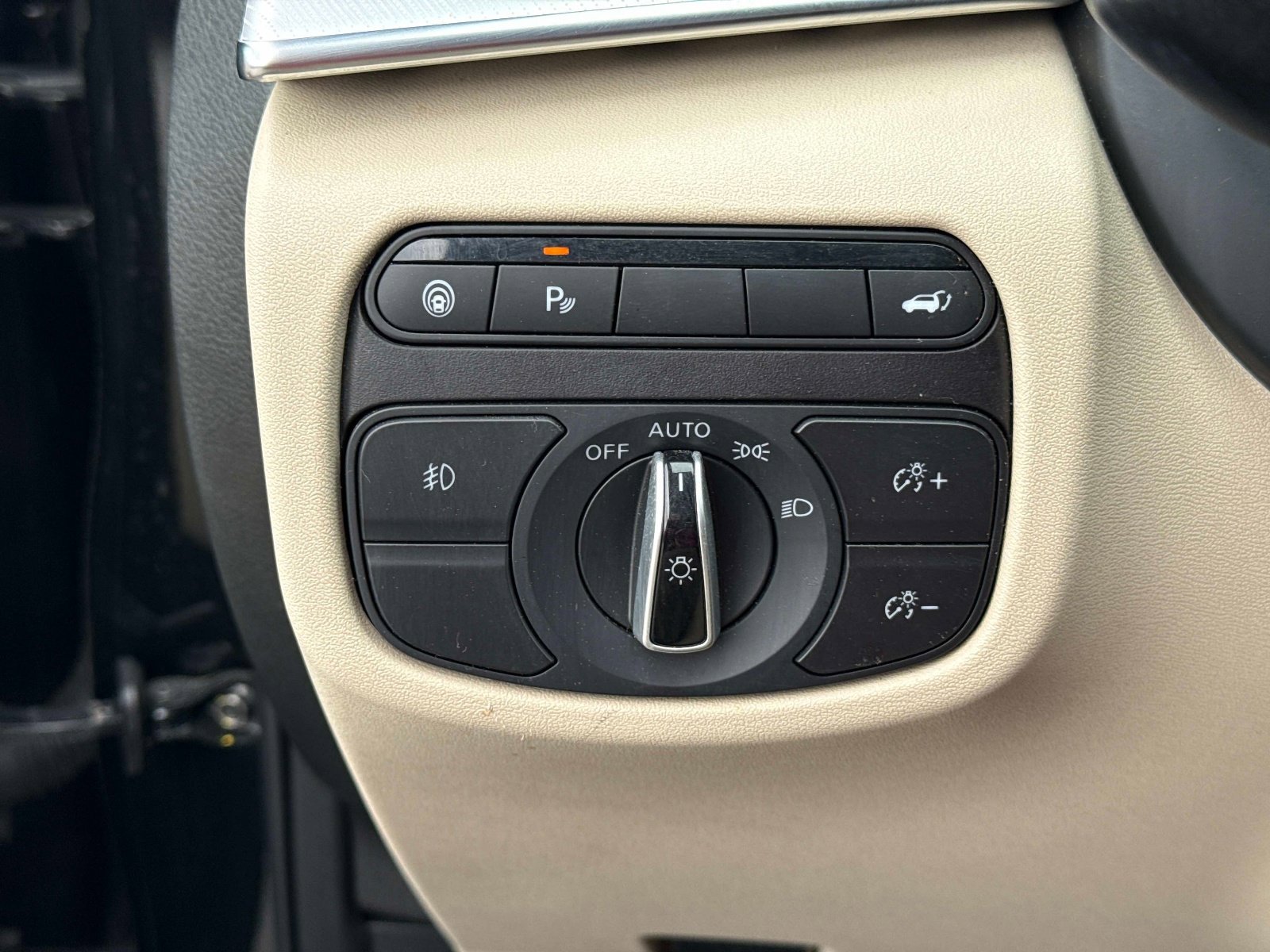 Used 2019 INFINITI QX50 Essential w/ Premium Heat Package image 33