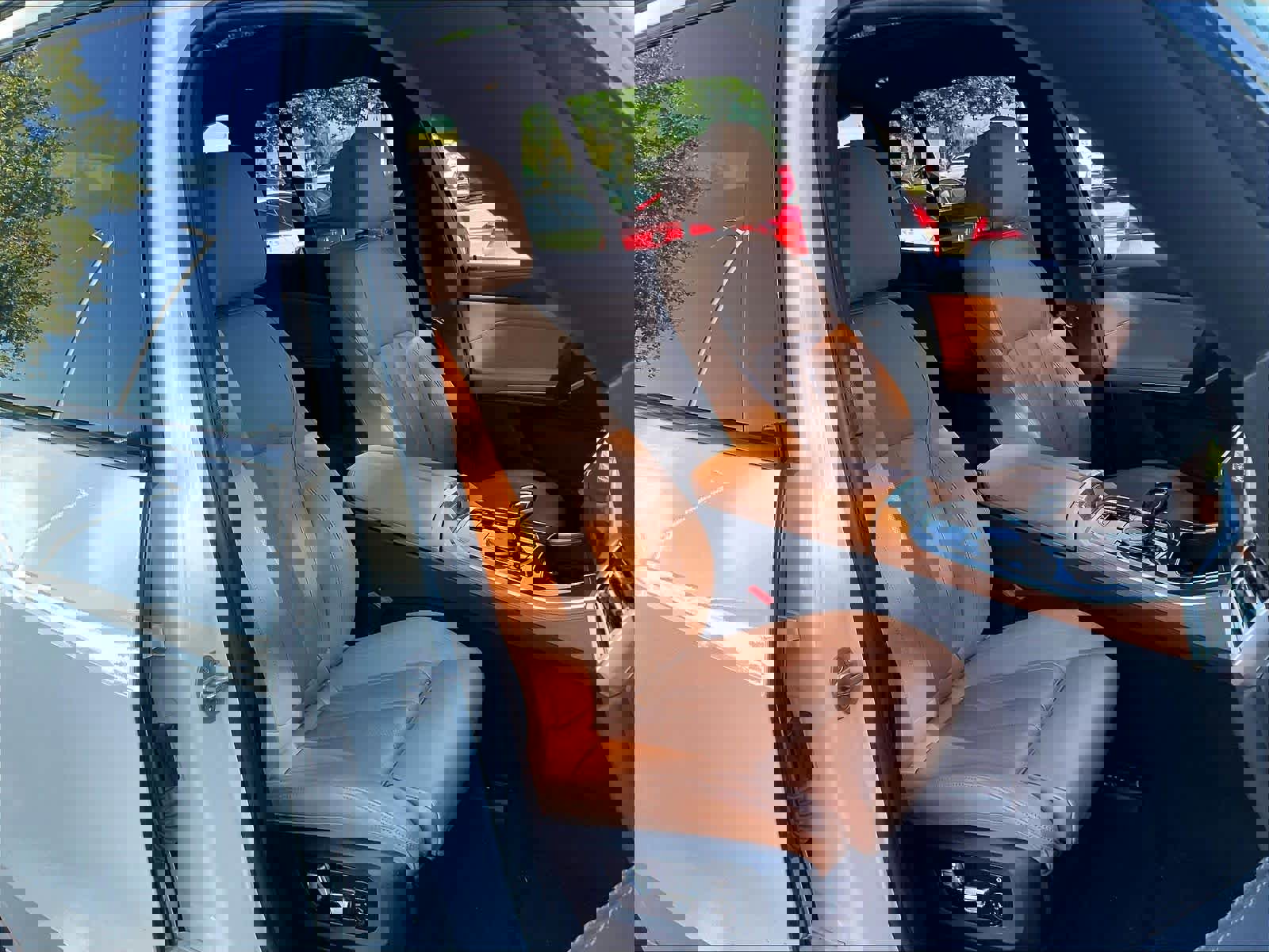 Used 2022 BMW X5 xDrive40i w/ M Sport Package image 9