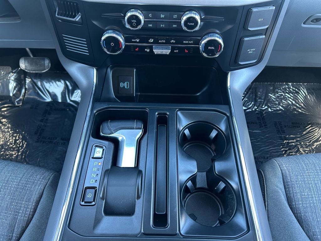 Used 2023 Ford F150 Lightning XLT image 12