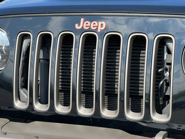 Used 2016 Jeep Wrangler Unlimited Sahara AWD/4WD image 38