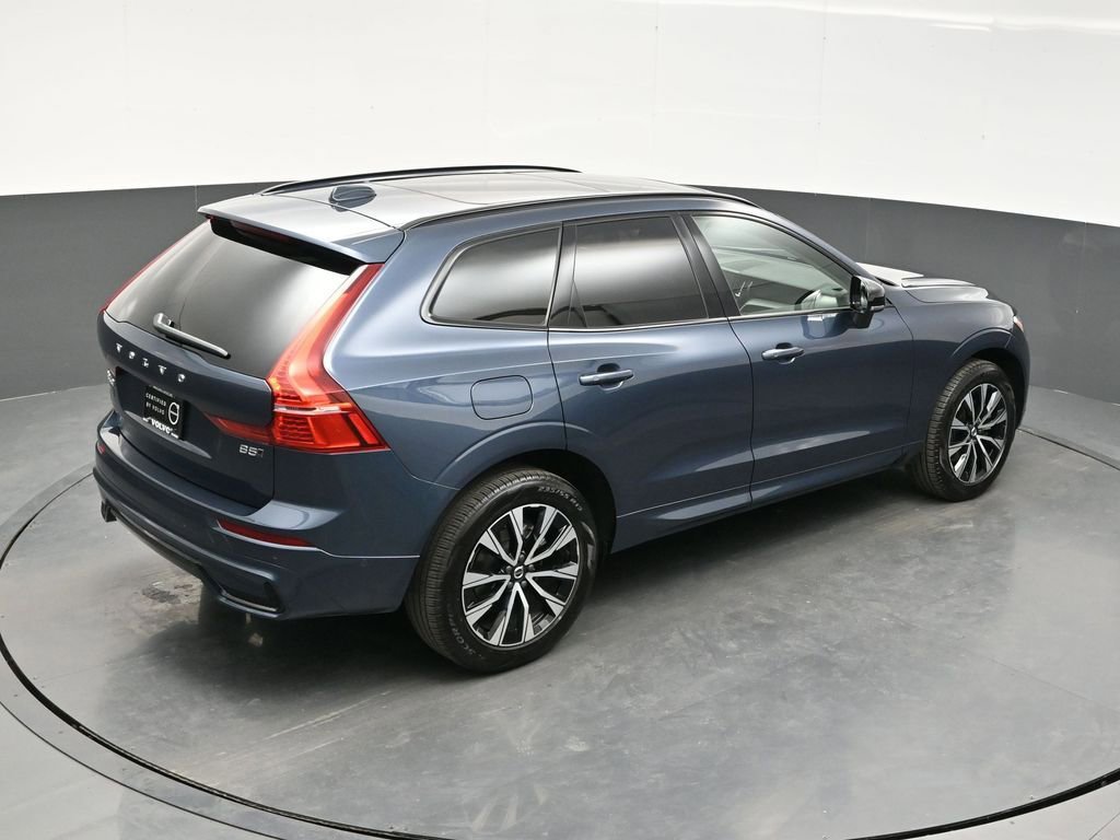 Used 2025 Volvo XC60 B5 Plus AWD/4WD image 33