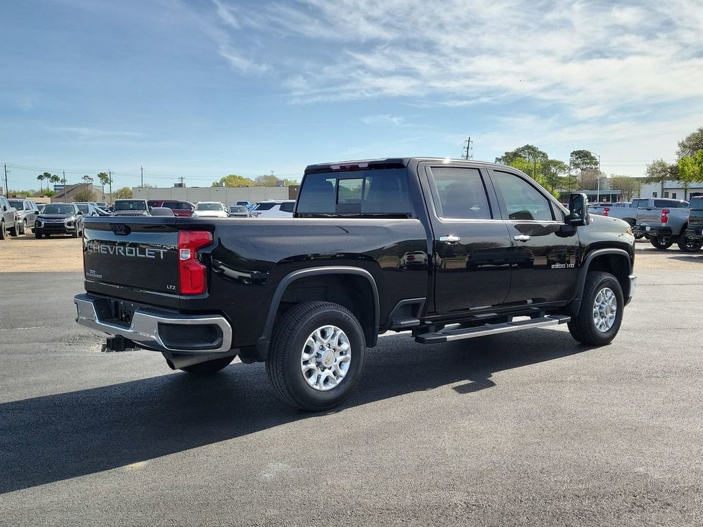Used 2024 Chevrolet Silverado 2500 LTZ w/ LTZ Convenience Package image 6