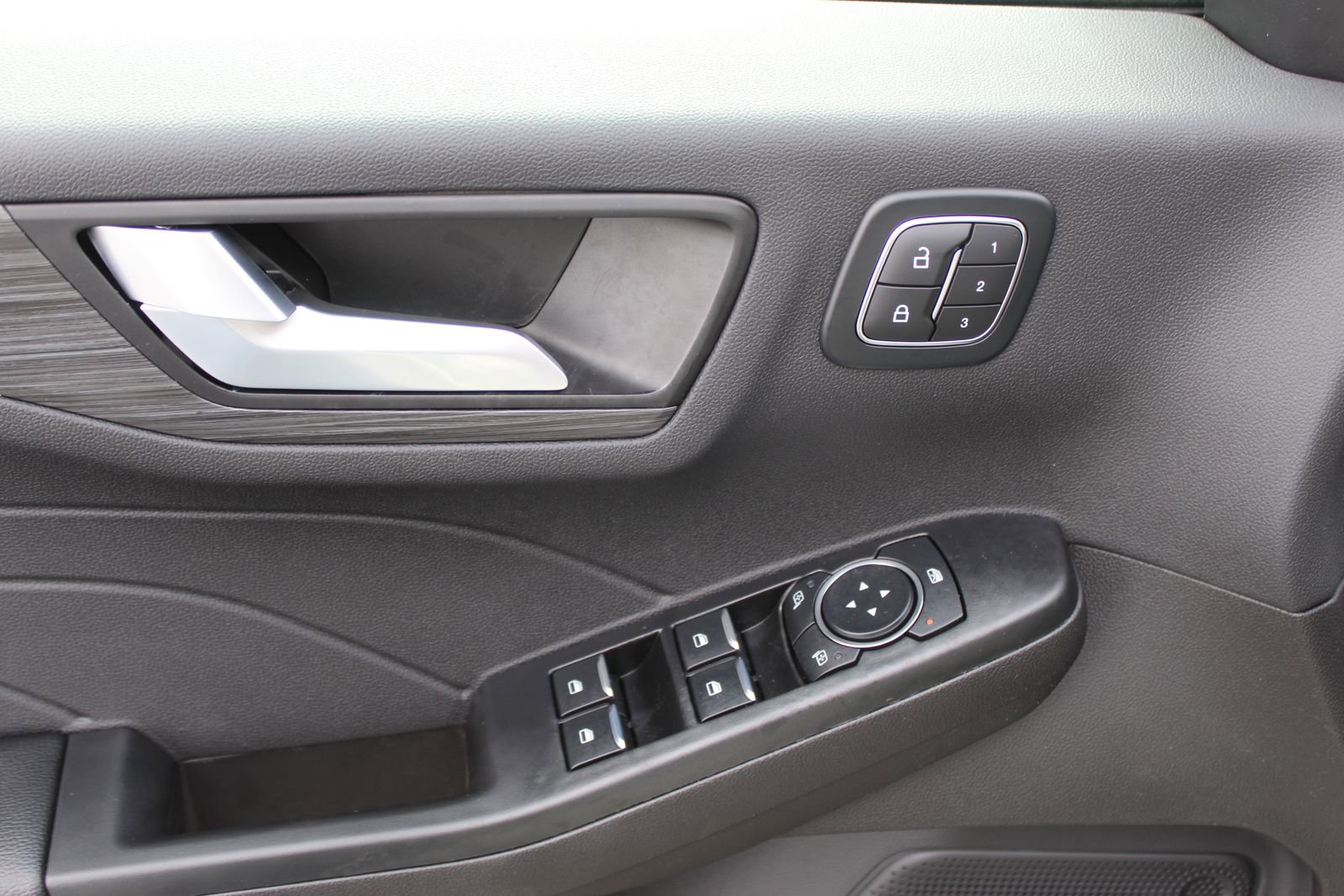 New 2026 Ford Escape Platinum image 21