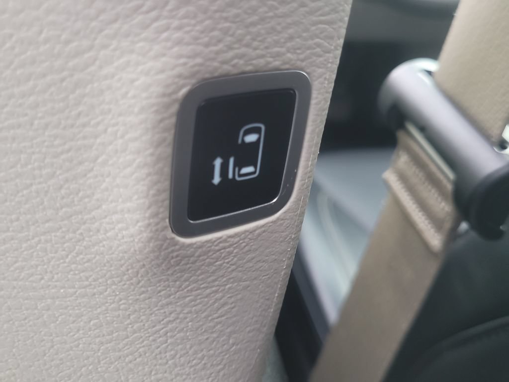 Certified 2023 Chrysler Pacifica Touring-L FWD image 12