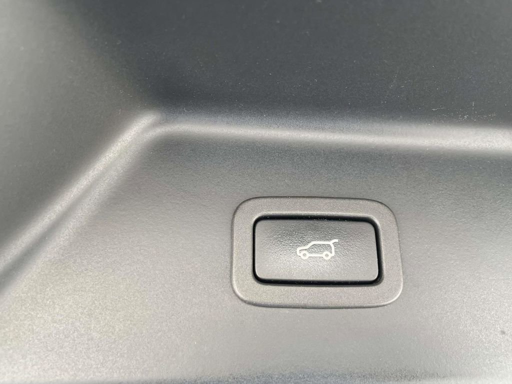 Used 2019 Land Rover Range Rover Long Wheelbase Supercharged image 12