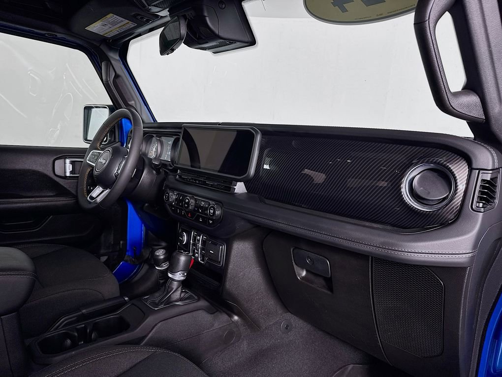 Used 2024 Jeep Wrangler Sahara image 31