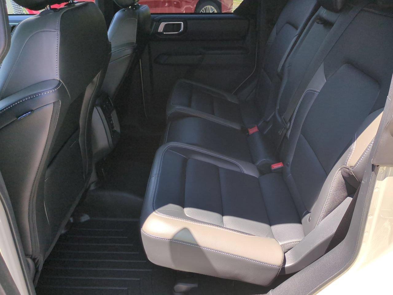 Used 2025 Ford Bronco Outer Banks AWD/4WD image 24