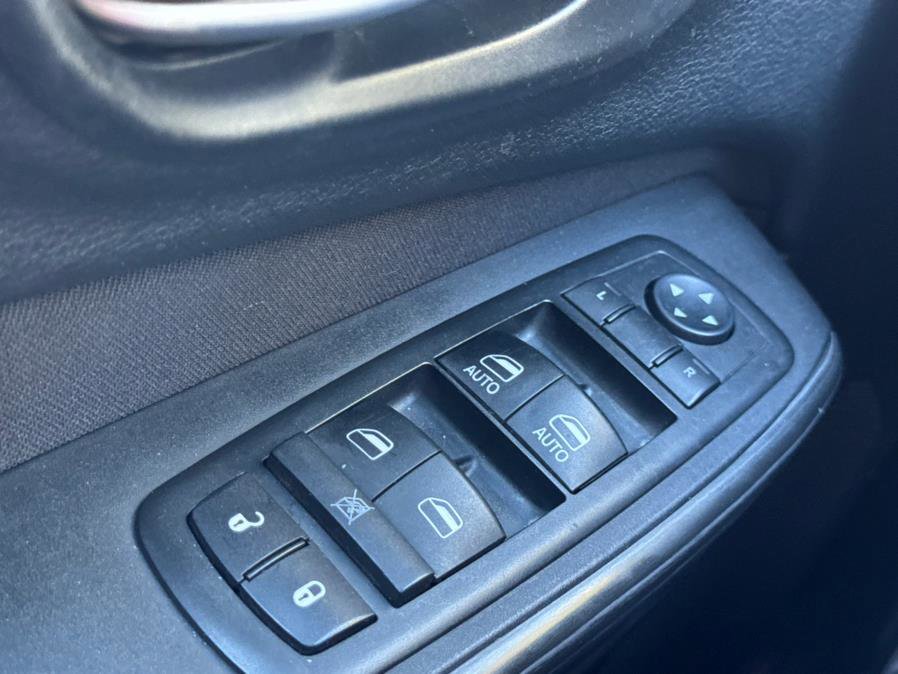 Used 2016 Jeep Cherokee Latitude w/ Safety/Convenience Group image 24