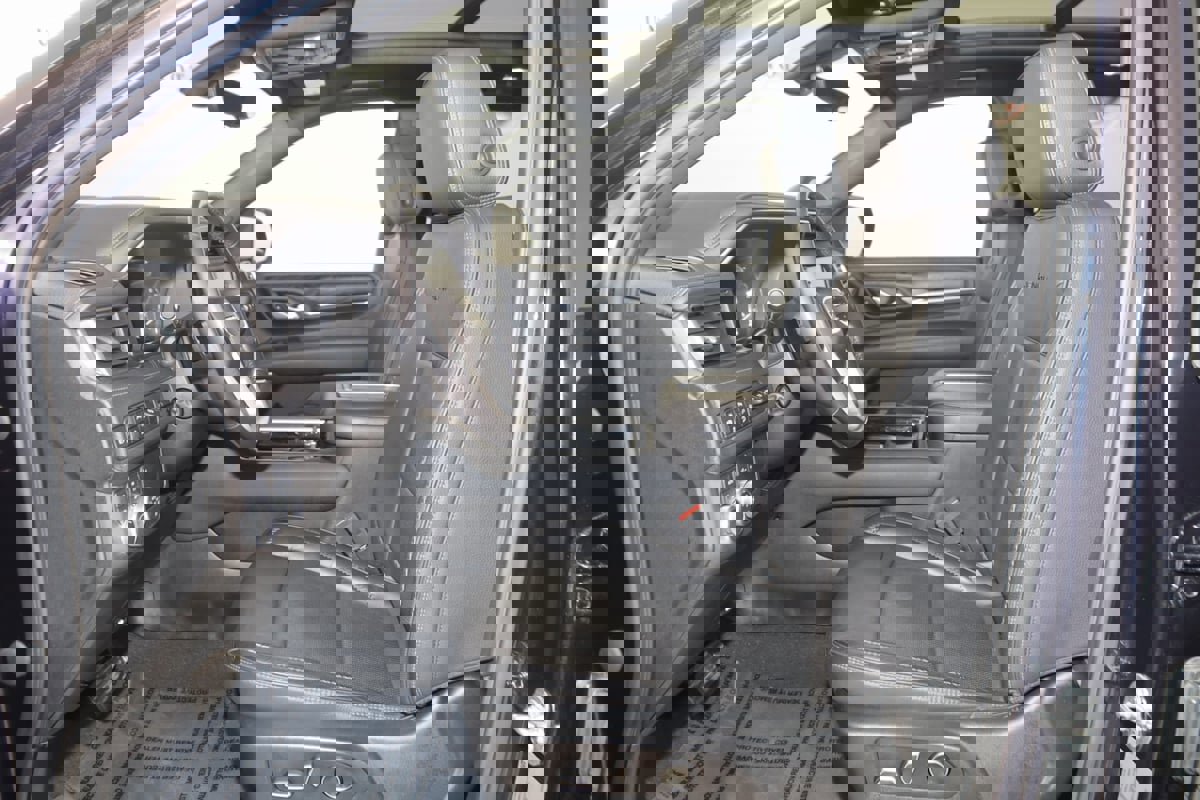 Used 2021 GMC Yukon Denali w/ Denali Premium Package image 12