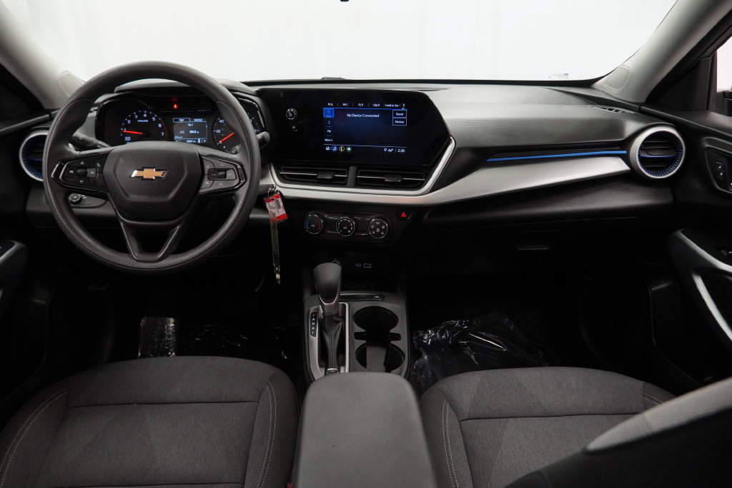 Used 2024 Chevrolet Trax LS w/ Driver Confidence Package FWD image 3