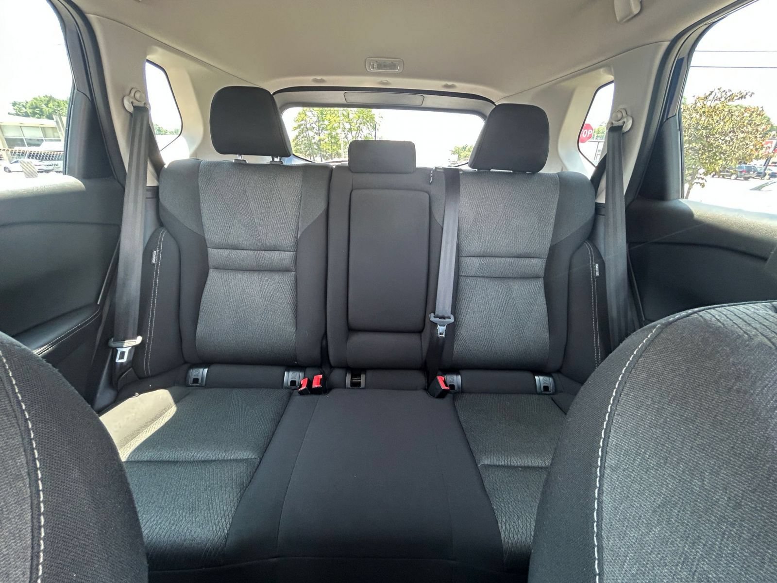Used 2025 Nissan Rogue SV FWD image 40