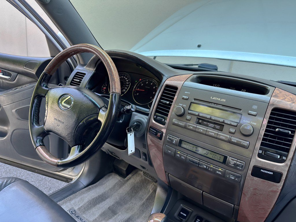 Used 2004 Lexus GX 470 w/ Preferred Accessory Pkg AWD/4WD image 30