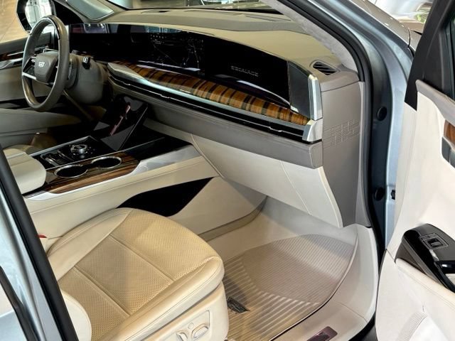 Used 2025 Cadillac Escalade Sport Platinum AWD/4WD image 52