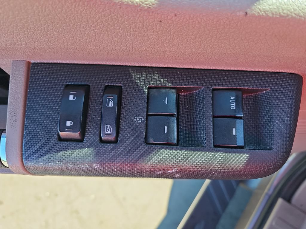 Used 2009 Ford F250 2WD Crew Cab Super Duty image 25