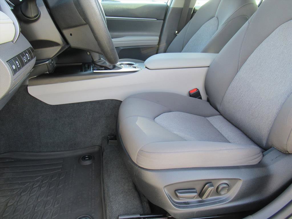 Used 2022 Toyota Camry LE image 15