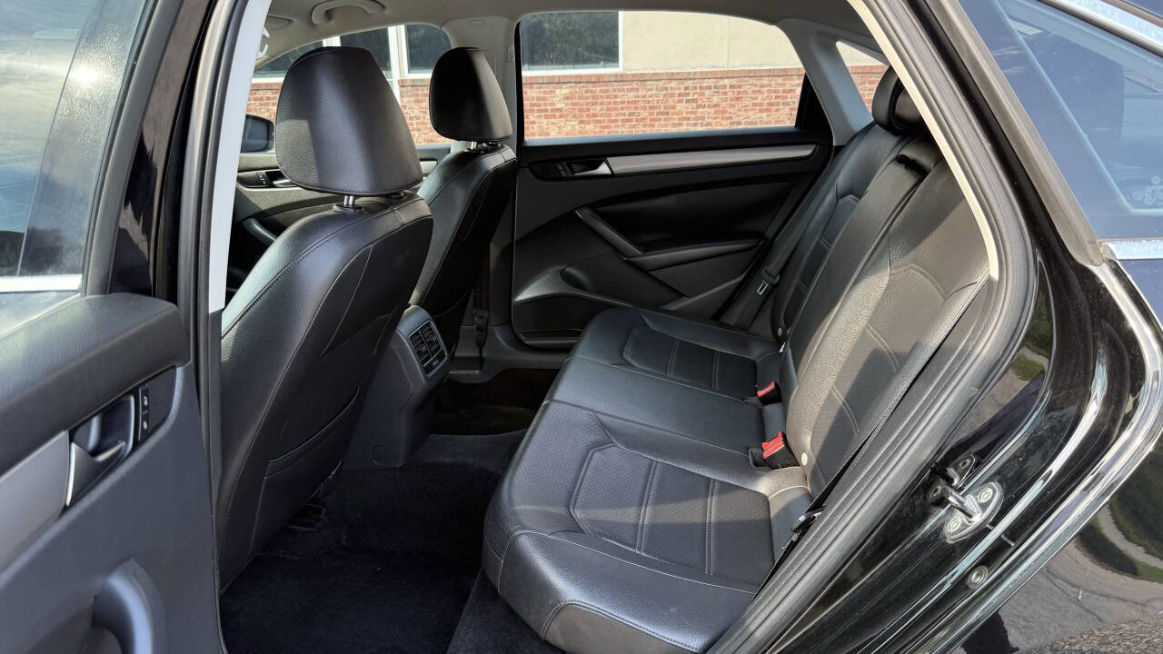 Used 2014 Volkswagen Passat 1.8T SE image 12