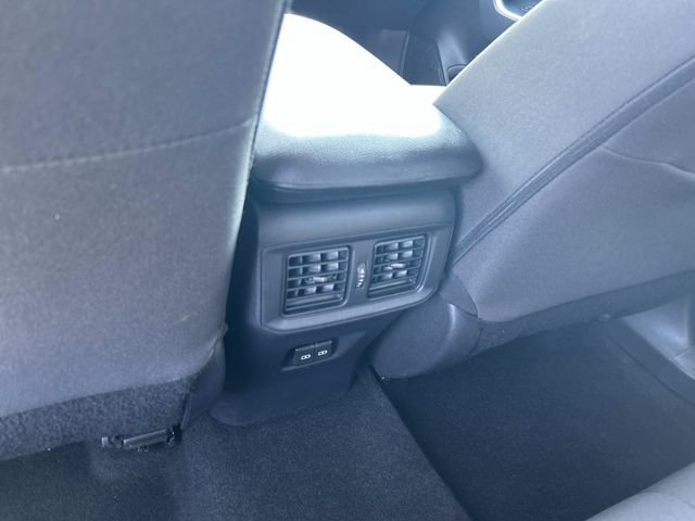 Used 2025 Toyota RAV4 XLE FWD image 18