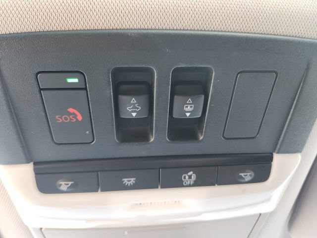 Used 2022 Nissan Pathfinder SV w/ SV Premium Package FWD image 34