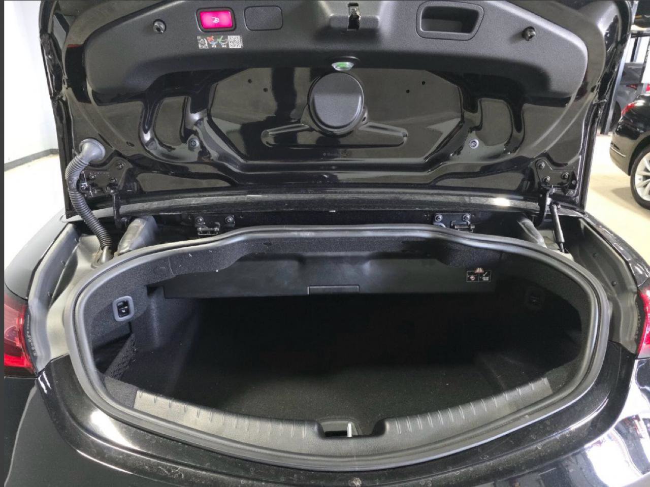 Used 2024 Mercedes-Benz CLE 450 4MATIC Cabriolet image 14