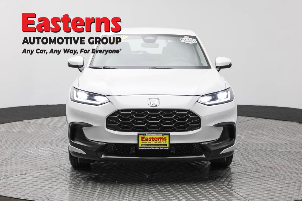 Used 2023 Honda HR-V LX image 2