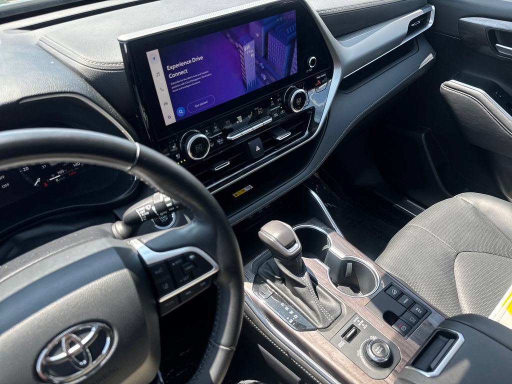 Used 2023 Toyota Highlander Platinum AWD/4WD image 23