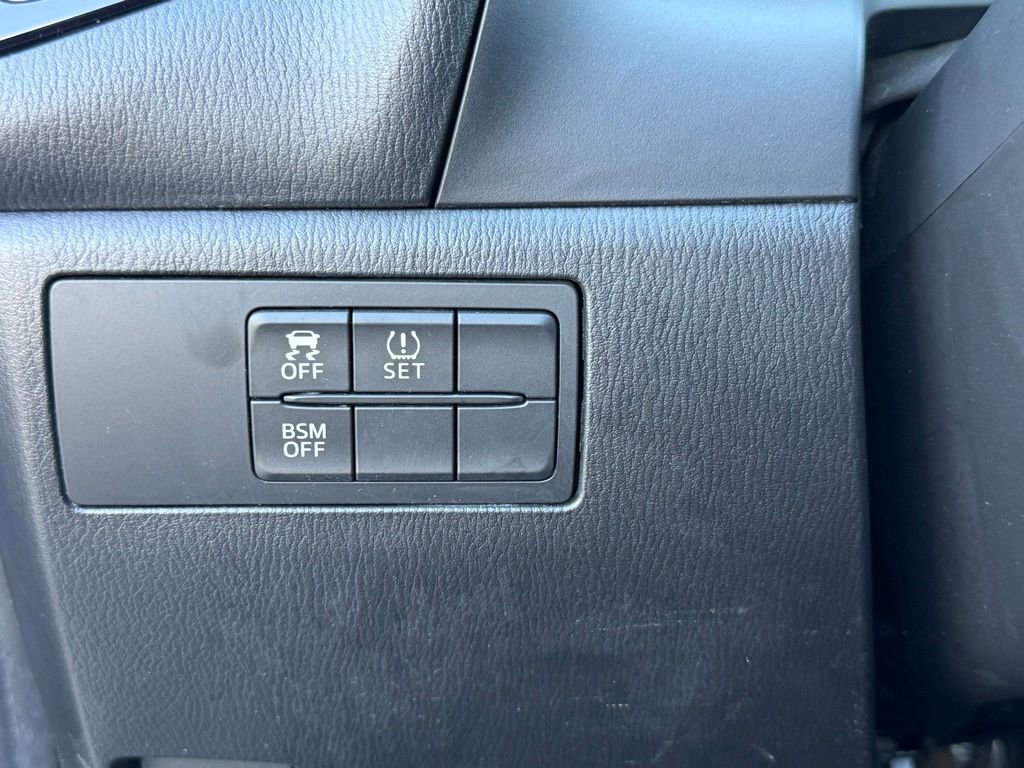 Used 2014 MAZDA MAZDA3 i Touring w/ Technology Package FWD image 24