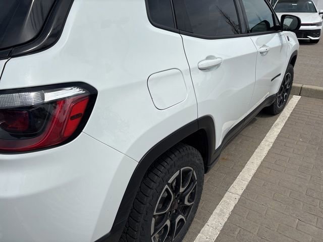 Used 2025 Jeep Compass Trailhawk w/ Trailer Tow Group image 9