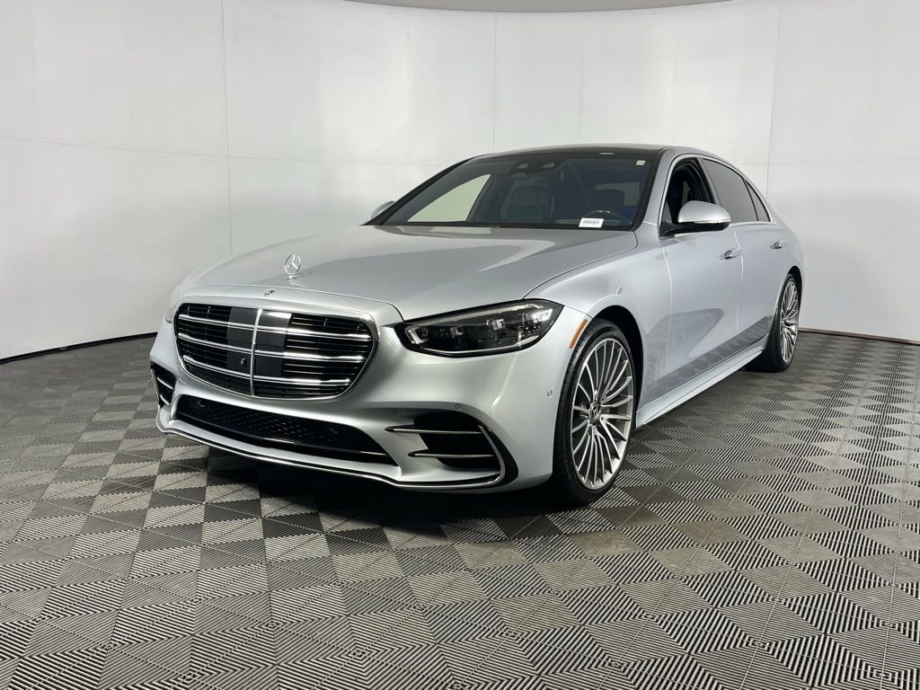 Used 2024 Mercedes-Benz S 580 4MATIC Sedan image 3