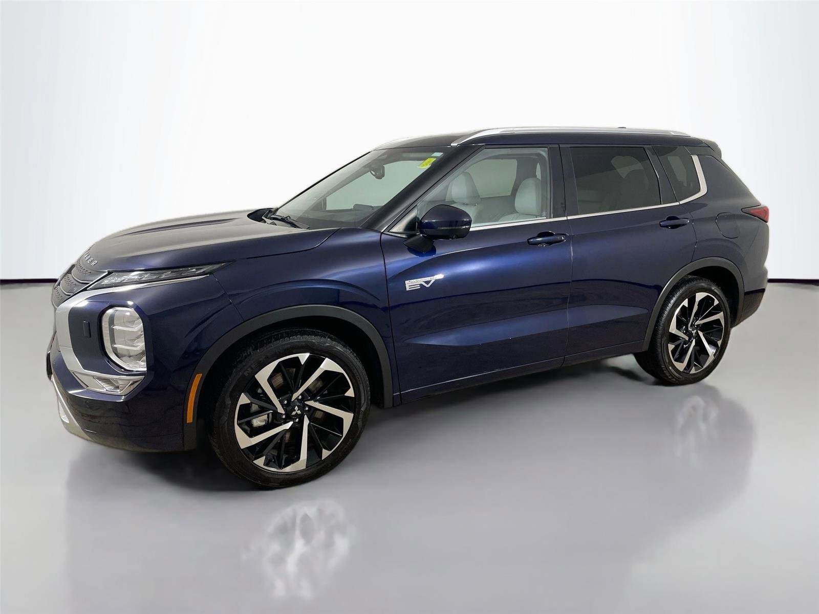 Used 2024 Mitsubishi Outlander SEL image 4