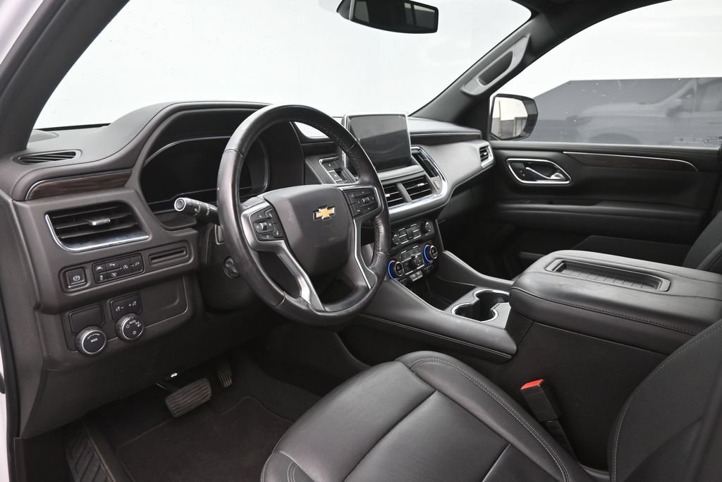 Used 2022 Chevrolet Suburban LT w/ Luxury Package RWD image 30