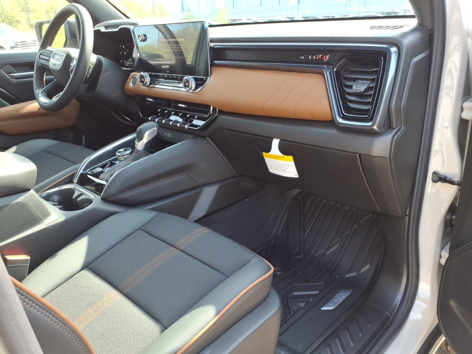 New 2026 GMC Canyon AT4 AWD/4WD image 10