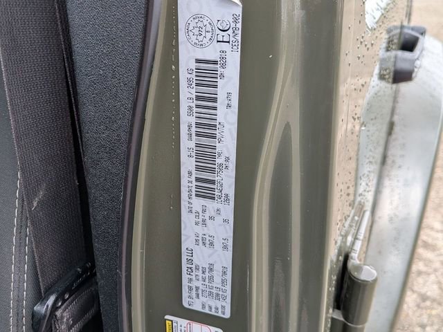 Used 2015 Jeep Wrangler Unlimited Sahara w/ Dual Top Group image 29