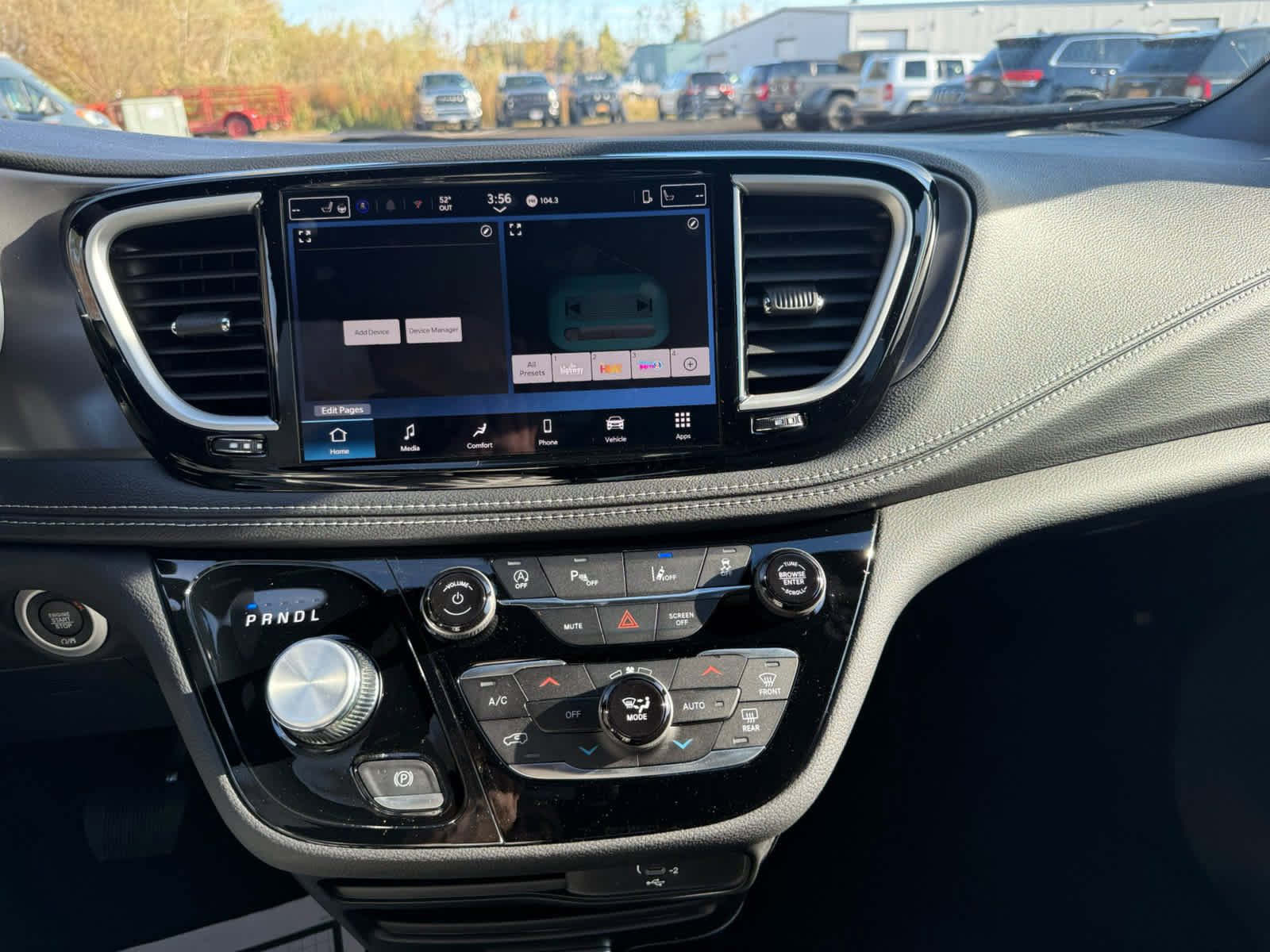 New 2026 Chrysler Pacifica Select image 21