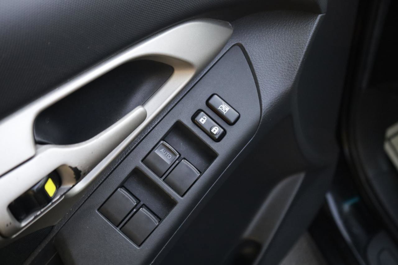 Used 2009 Toyota Matrix S FWD image 22