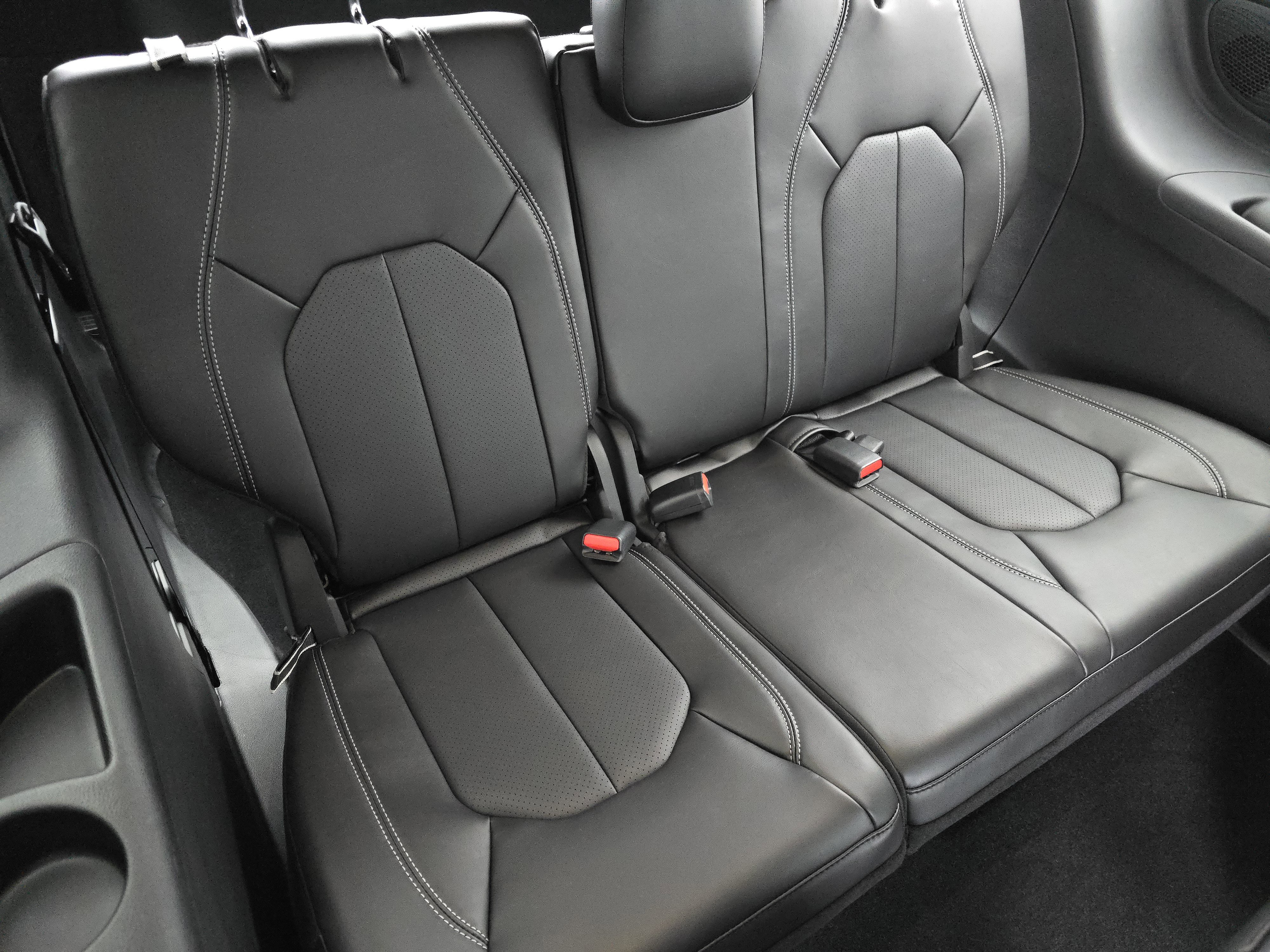 New 2026 Chrysler Pacifica Select FWD image 24