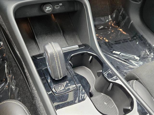 Used 2021 Volvo XC40 P8 Recharge w/ Advanced Package image 12