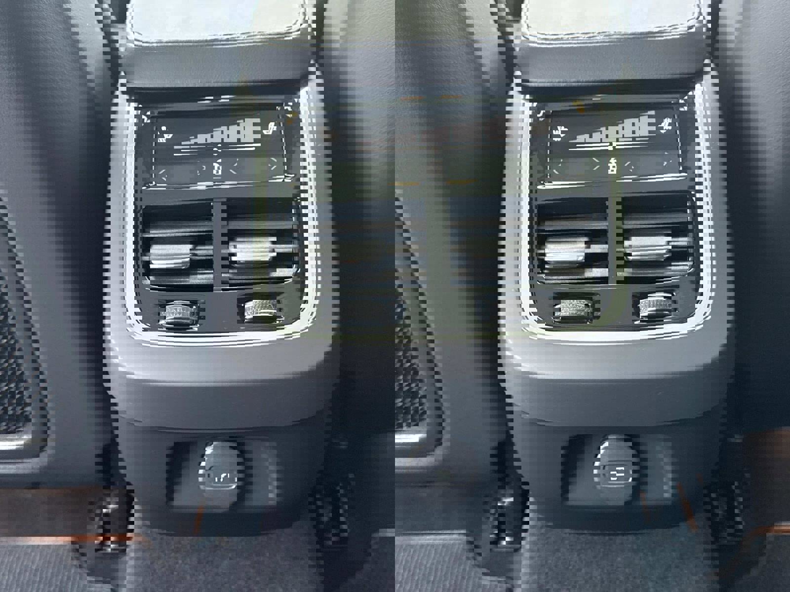 Certified 2024 Volvo V90 B6 Cross Country Plus image 15