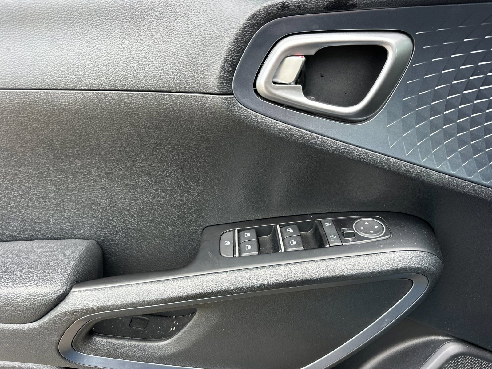 Used 2025 Kia Soul EX image 10