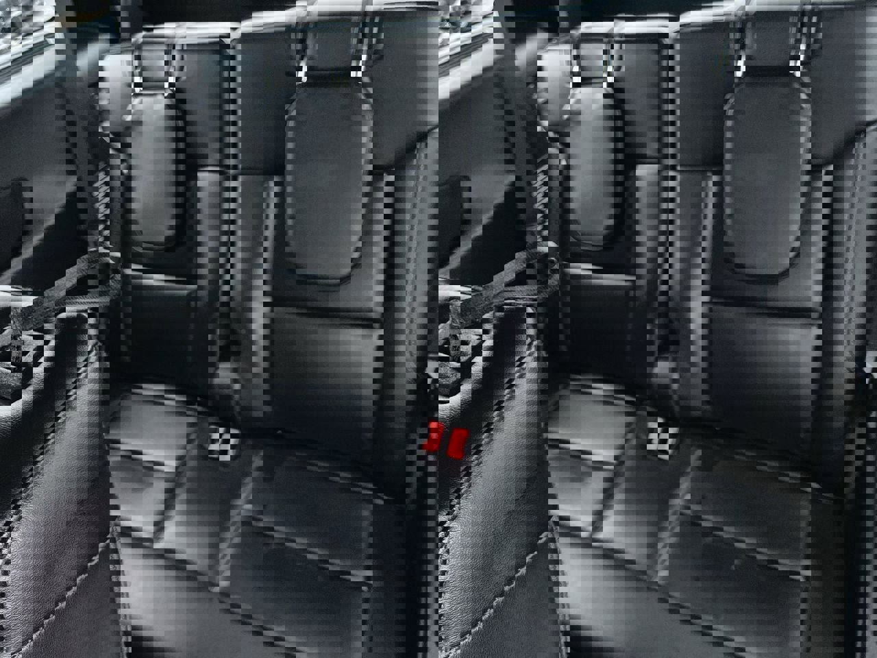 Used 2021 Ford Explorer XLT w/ Equipment Group 202A image 22