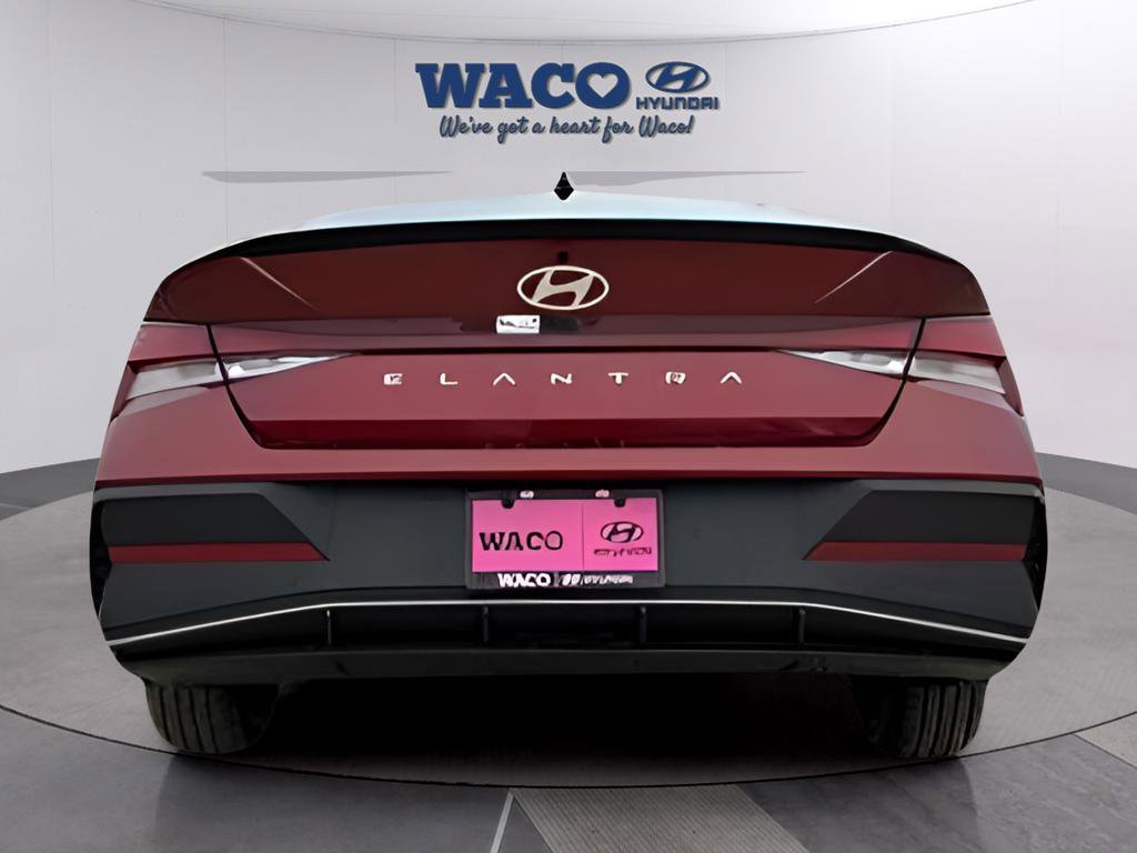 Used 2025 Hyundai Elantra Sport image 8