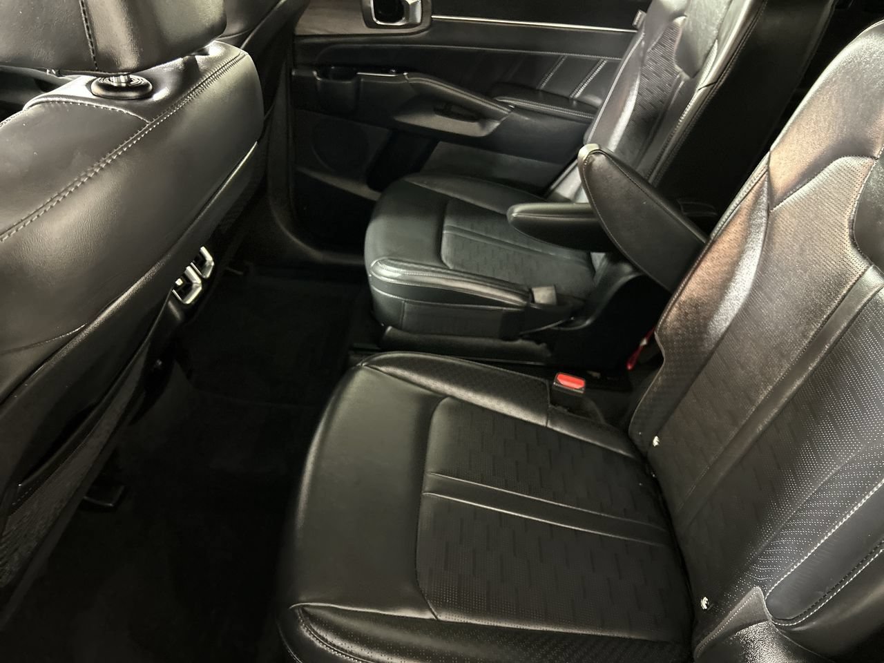 Used 2025 Kia Sorento SX AWD/4WD image 25