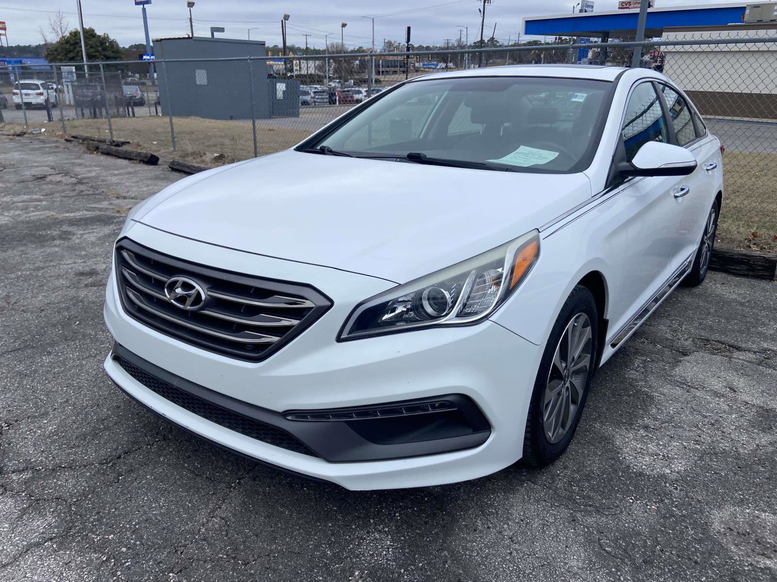 Used 2016 Hyundai Sonata Sport w/ Option Group 03 image 2
