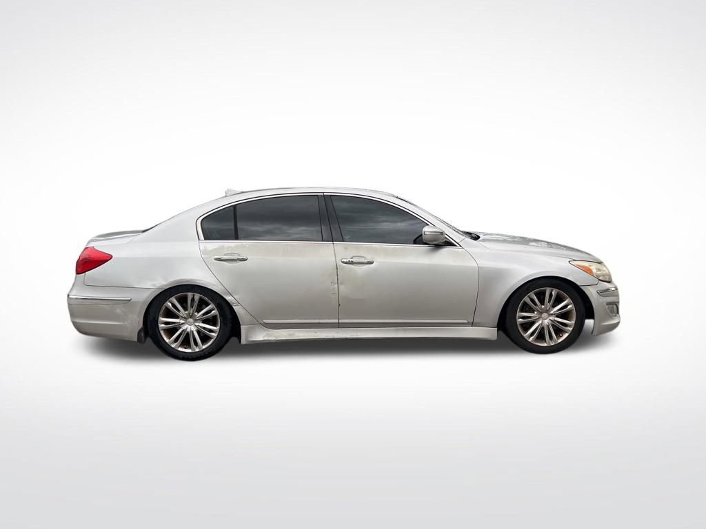 Used 2013 Hyundai Genesis 3.8 w/ Premium Pkg RWD image 4