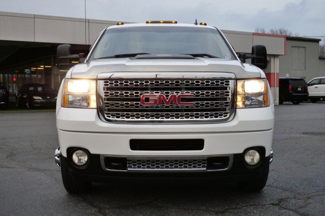 Used 2011 GMC Sierra 3500 Denali image 5
