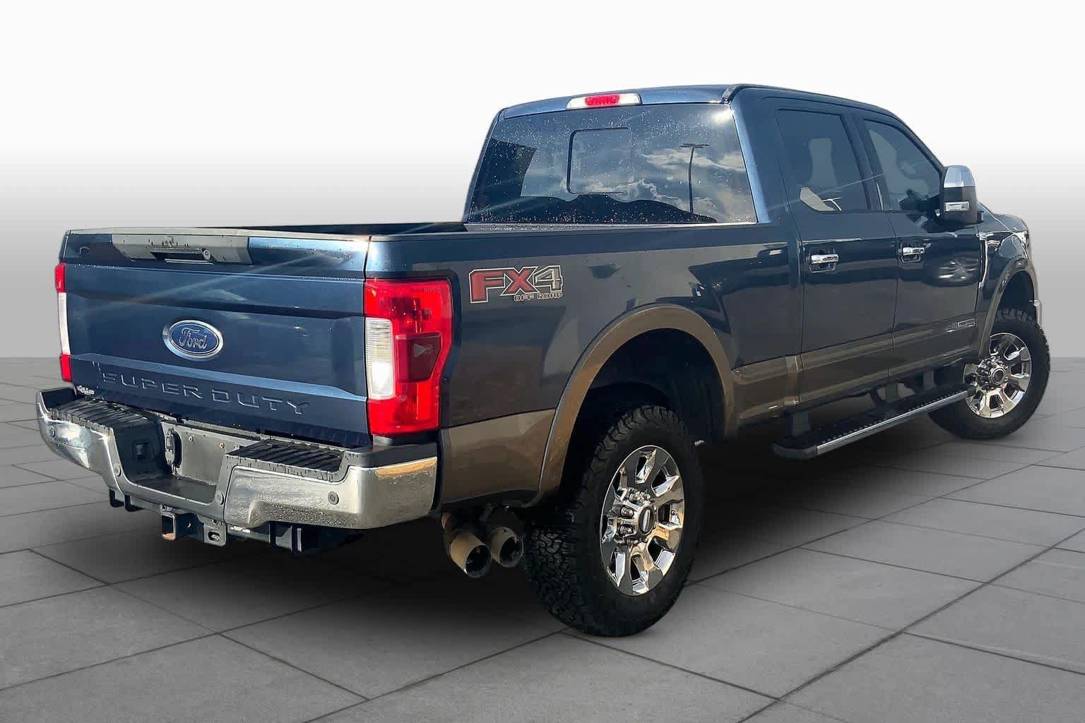Used 2017 Ford F250 Lariat w/ Lariat Ultimate Package AWD/4WD image 13