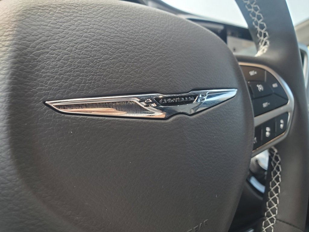 New 2026 Chrysler Pacifica Select image 36